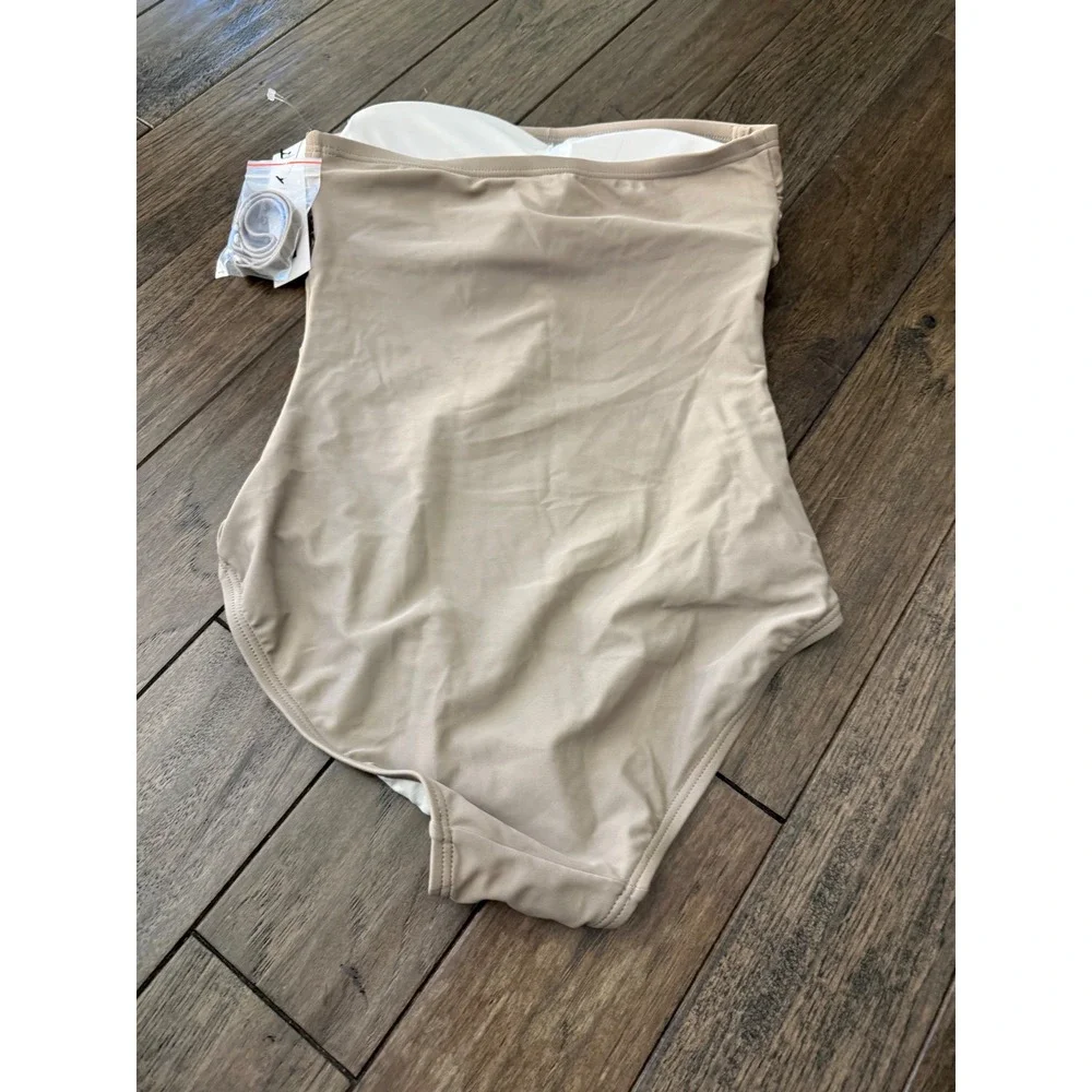 DKNY Bandeau Maillot Swimsuit Women 6 Sand Dune Strapless Padded D71416 NWT - Picture 2 of 8